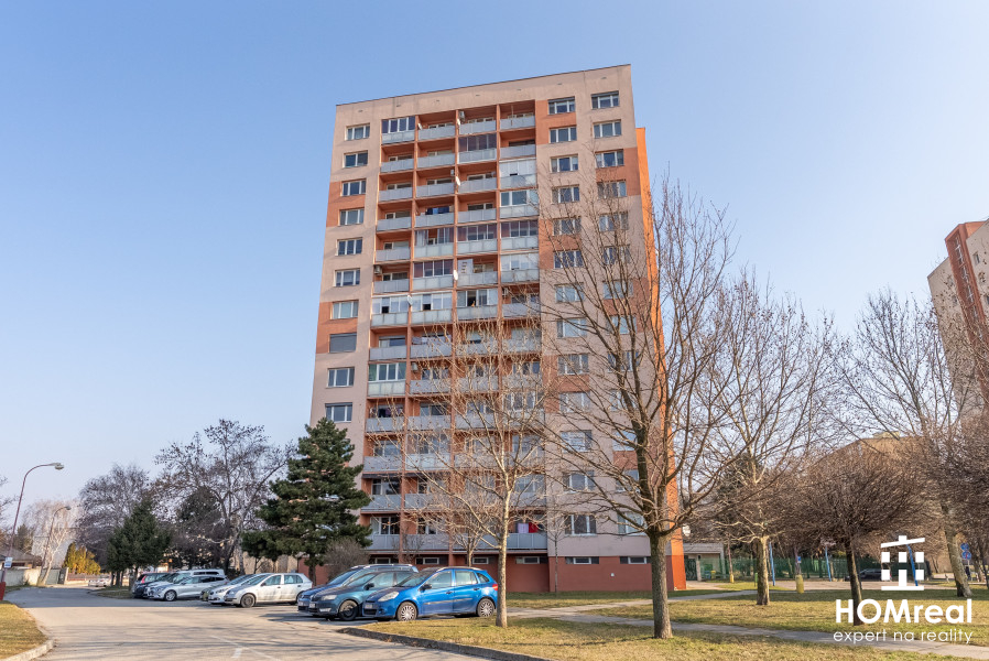 REZERVOVANY