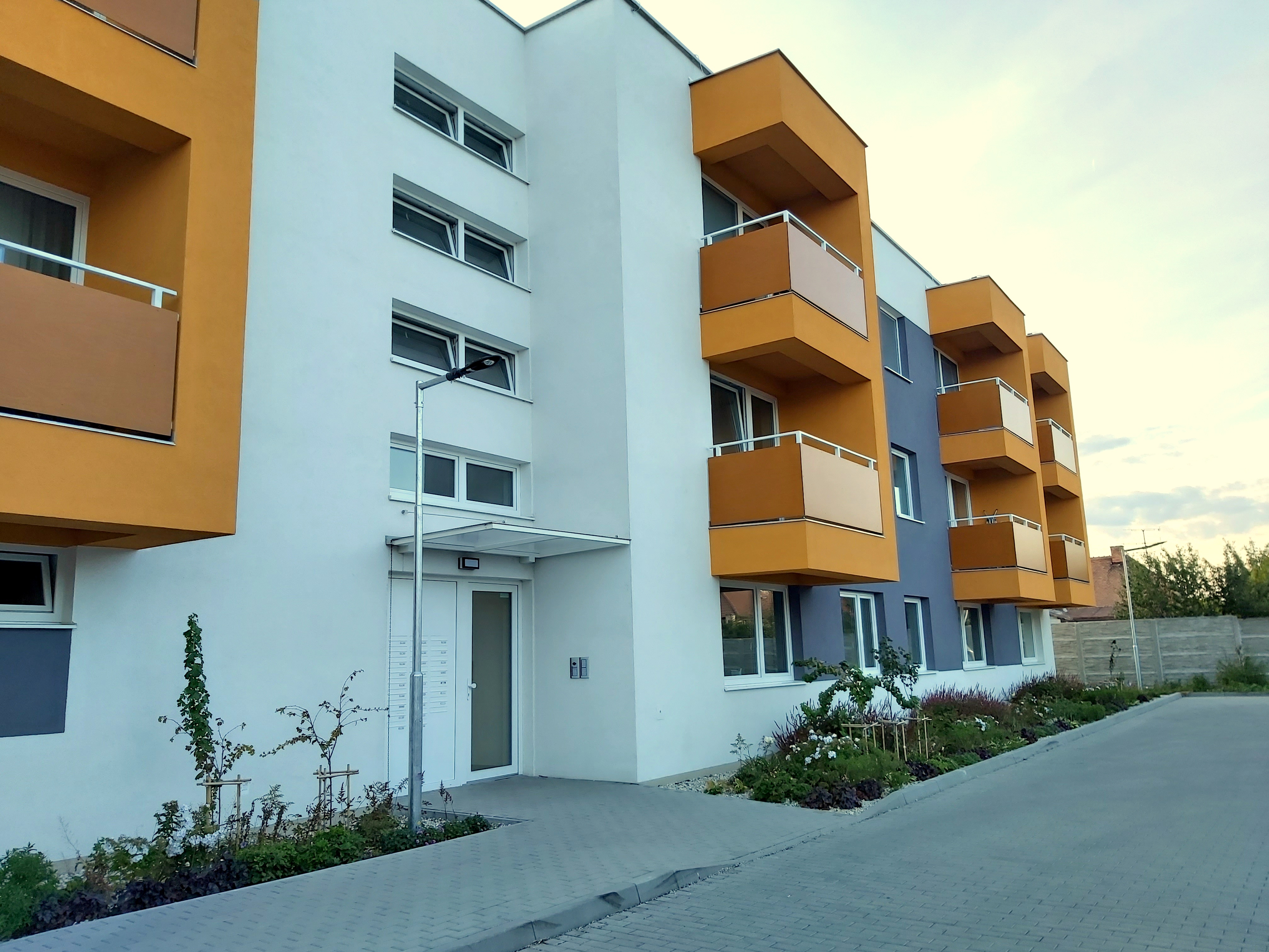 Ponúkame na prenájom priestrannú novostavbu 2i. bytu s rozlohou 66,9m2 aj s parkovacím státím v Trnave!